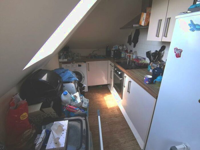 2 Bedroom Flat For Sale In Charminster Avenue, Bournemouth, BH9
