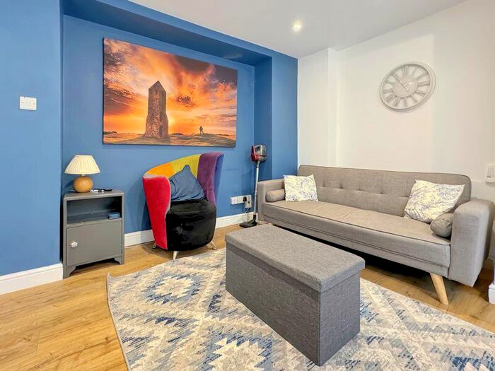 1 Bedroom Flat To Rent In Upper Highland Road, Ryde, PO33