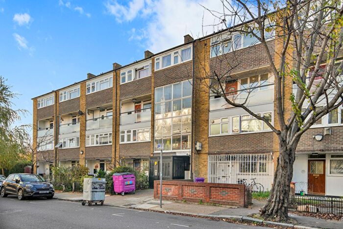 3 Bedroom Flat To Rent In Portelet Road, Stepney, E1