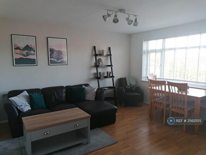 2 Bedroom Flat To Rent In Leam Terrace, Leamington Spa, CV31