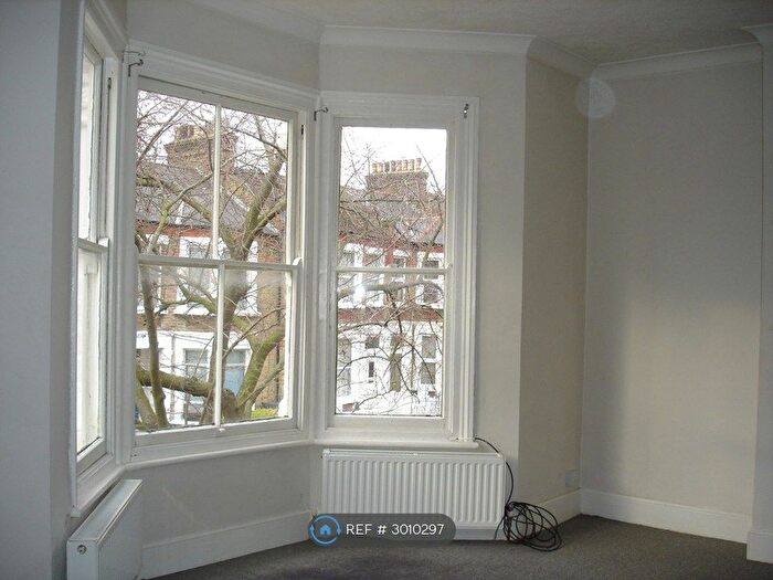 2 Bedroom Flat To Rent In Aspinall Road, London, SE4