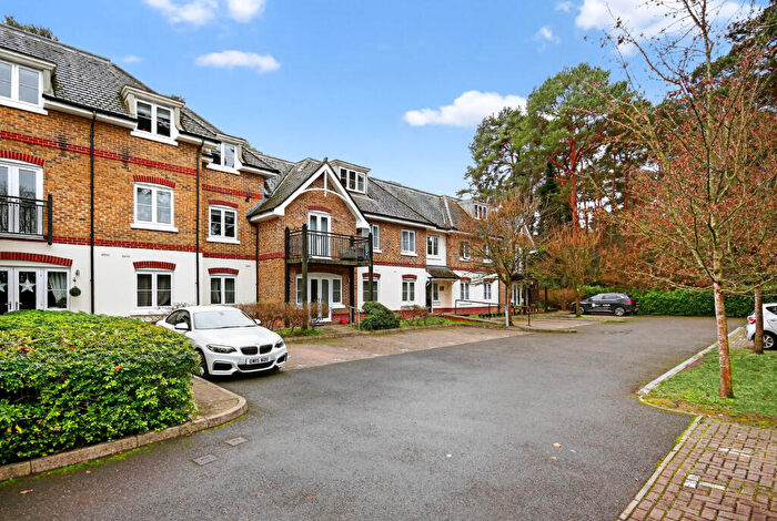 2 Bedroom Apartment For Sale In Ralphs Ride, Bracknell, RG12