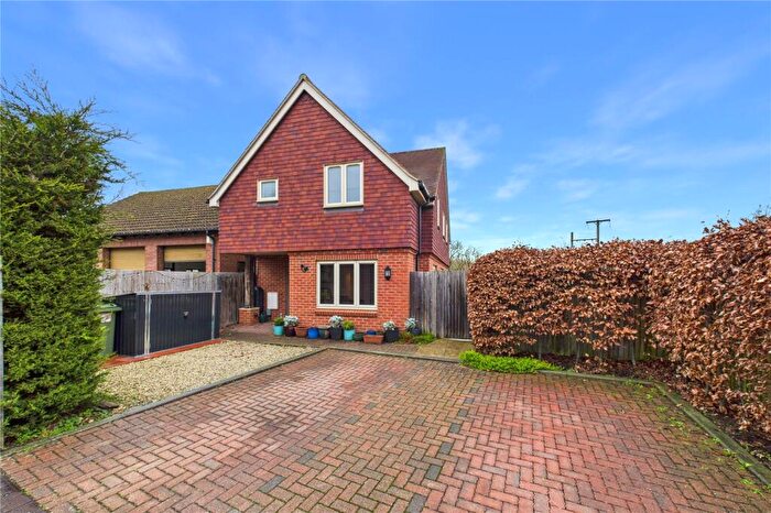 4 Bedroom Detached House For Sale In The Orchids, Reading Road, Lower Basildon, Reading, RG8