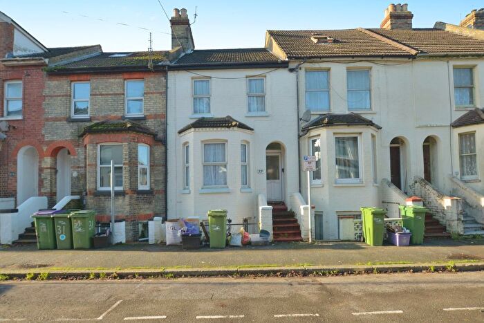 4 Bedroom Terraced House For Sale In Bradstone Avenue, Folkestone, Kent, CT19