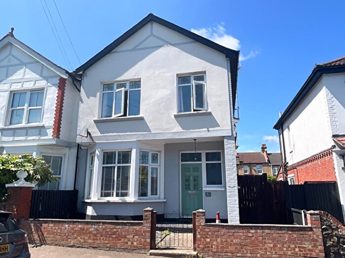 3 Bedroom Semi-Detached House To Rent In Brightwell Avenue, Westcliff-on-Sea, SS0