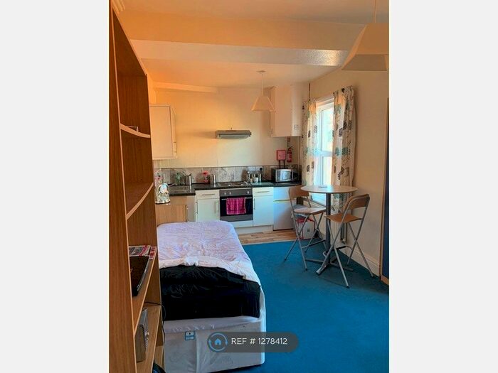 Studio To Rent In St. Davids Road South, Lytham St. Annes FY8