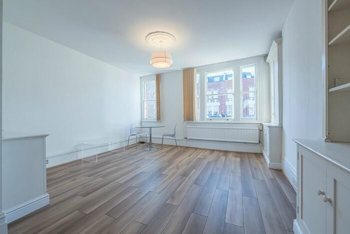 1 Bedroom Flat To Rent In Lavender Hill, Battersea, London, SW11