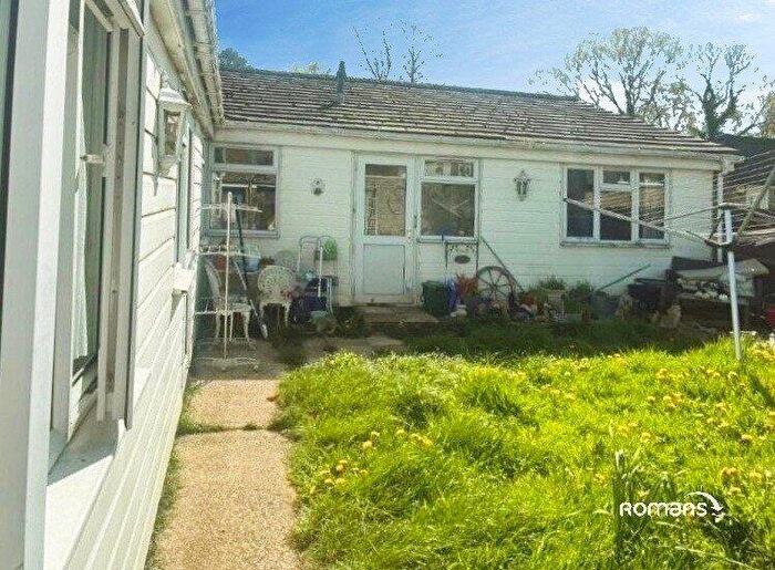 3 Bedroom Bungalow For Sale In Exmoor Close, Basingstoke, Hampshire, RG22