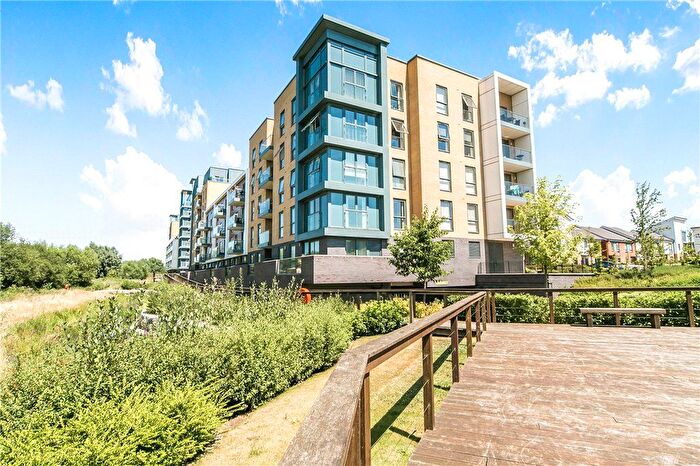 2 Bedroom Flat For Sale In Cygnet House, Drake Way, Reading, RG2