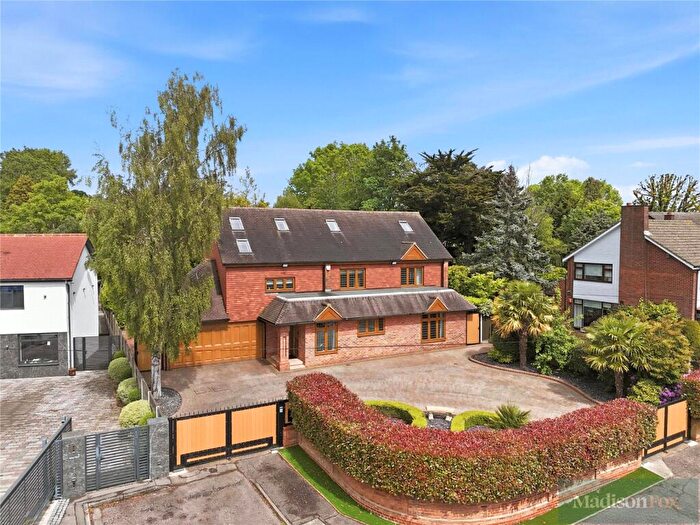5 Bedroom Detached House For Sale In West View, Loughton, Essex, IG10
