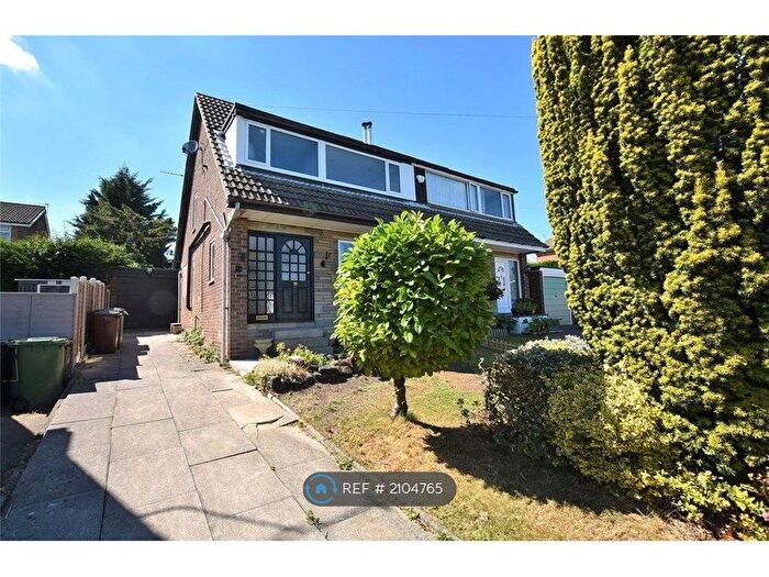 3 Bedroom Semi-Detached House To Rent In Kenworthy Rise, Leeds, LS16