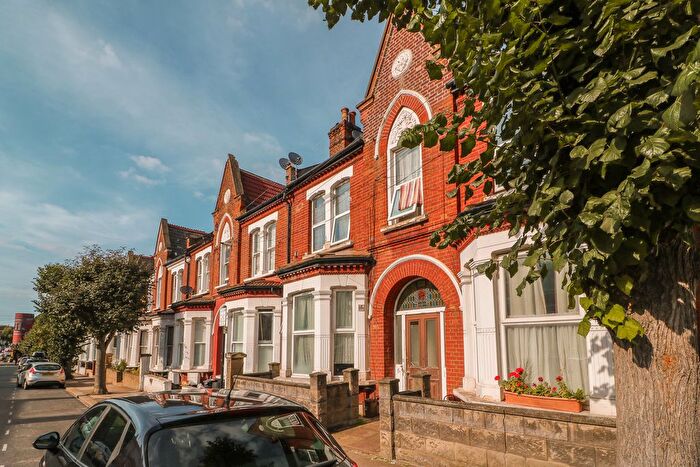 1 Bedroom Flat To Rent In Foulser Road, London, SW17