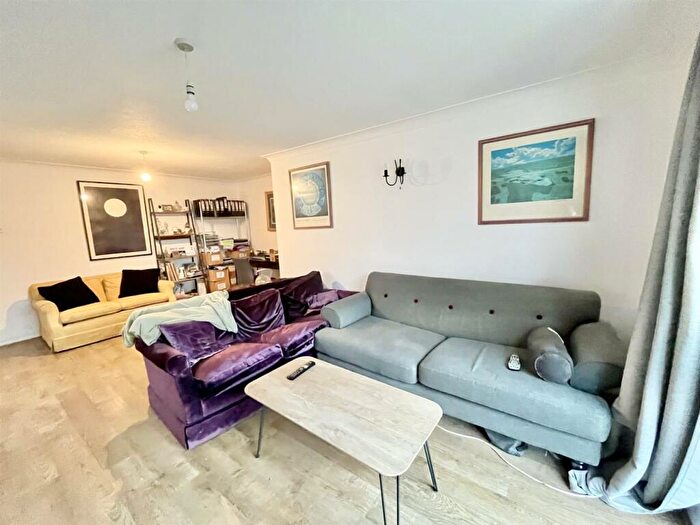 3 Bedroom End Of Terrace House For Sale In Norman Road, Newhaven, BN9