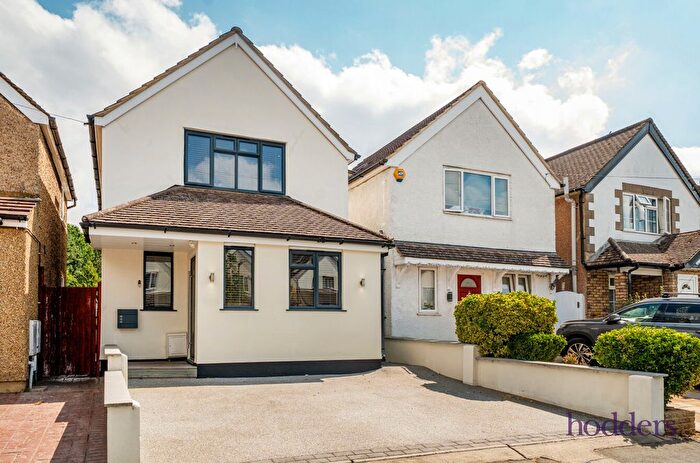 3 Bedroom Detached House For Sale In Bourneside Road, Addlestone, Surrey, KT15