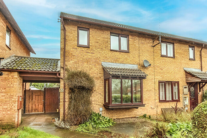 3 Bedroom End Of Terrace House For Sale In Senwick Drive, Wellingborough, NN8