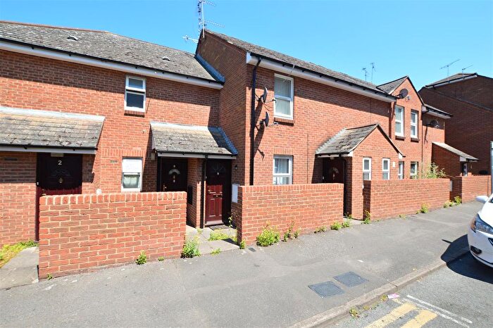 Studio To Rent In Queens Court, Queens Road, Slough, SL1