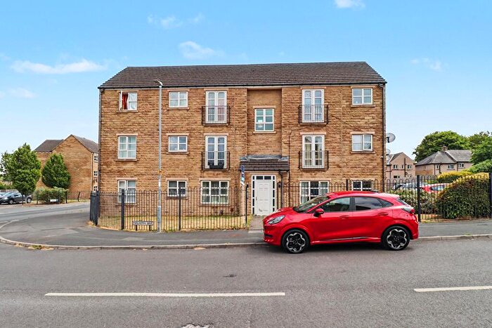 1 Bedroom Flat For Sale In Marlington Drive (and Parking Space), Huddersfield, West Yorkshire, HD2