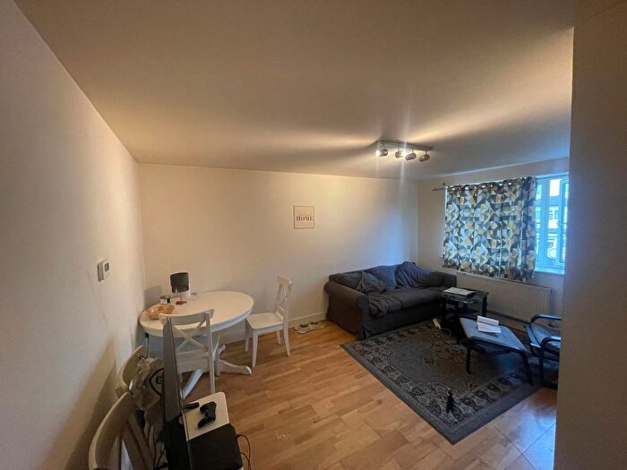 1 Bedroom Flat To Rent In West Hendon Broadway, London, NW9