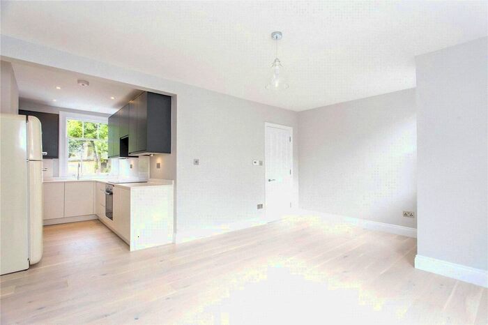 2 Bedroom Flat To Rent In Middle Lane, London, N8