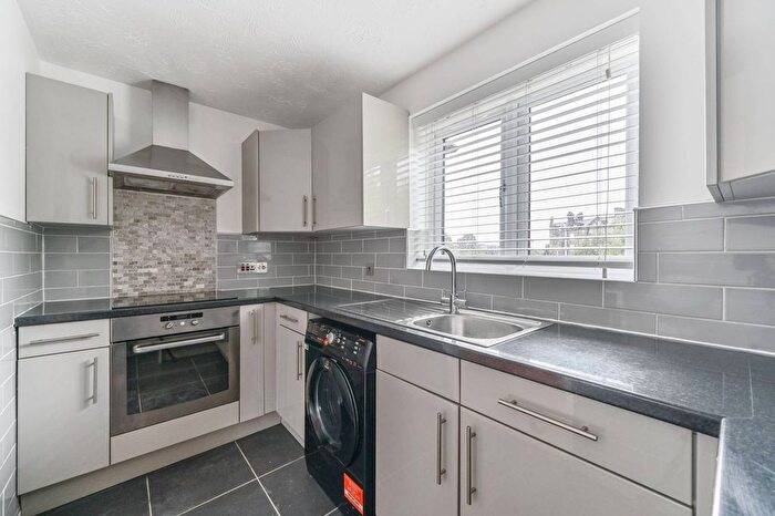 2 Bedroom Flat To Rent In Orchard Grove, London, Anerley, London, SE20
