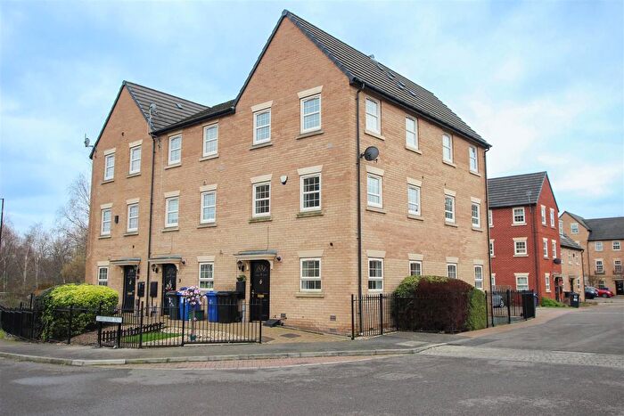 2 Bedroom Town House For Sale In Comelybank Drive, Mexborough, Doncaster, S64