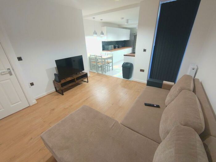 5 Bedroom Terraced House To Rent In Adelaide Rd, Kensington Fields, L7