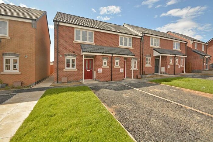 2 Bedroom Semi Detached House To Rent In Kinross Way, Hinckley, LE10