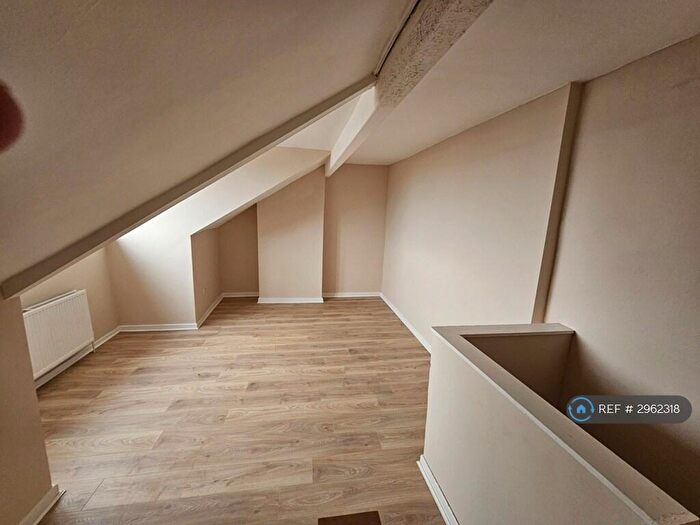 2 Bedroom Terraced House To Rent In Copperfield View, Leeds, LS9