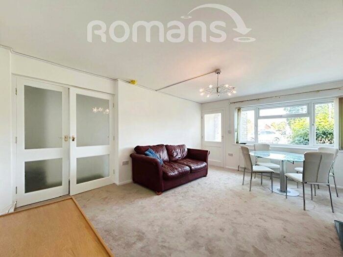 2 Bedroom Maisonette To Rent In Farmers Way, SL6