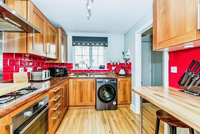 3 Bedroom End Of Terrace House For Sale In Parc Y Garreg, Kidwelly, SA17