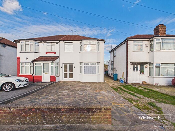 3 Bedroom Detached House To Rent In Aldridge Avenue, Stanmore, HA7