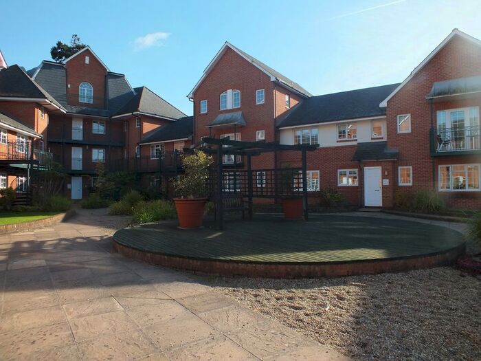 2 Bedroom Flat To Rent In St. Leonards Road, Windsor, SL4