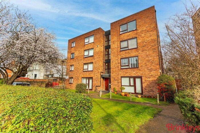 1 Bedroom Flat To Rent In Grangewood, - Upper Richmond Road, London, SW15