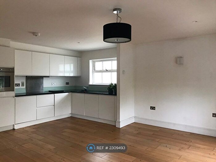 3 Bedroom Flat To Rent In Adelaide Road, London, NW3