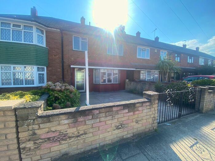 4 Bedroom Terraced House To Rent In Mungo Park Road, Rainham, RM13