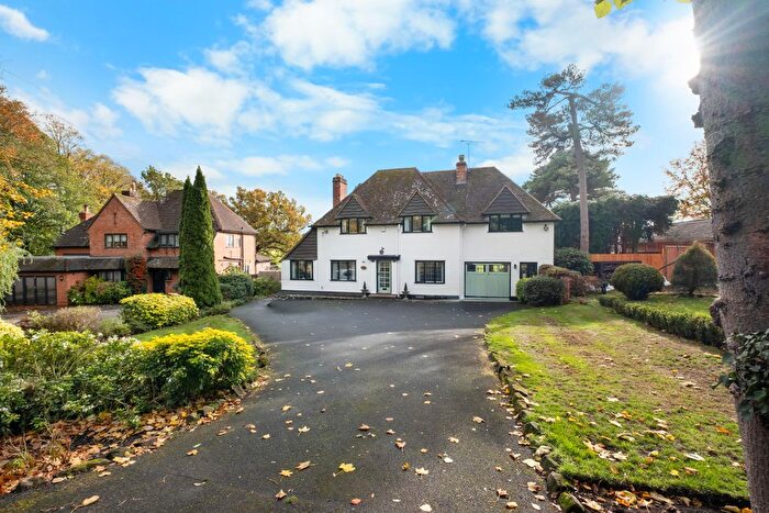 3 Bedroom Detached House For Sale In Finstall Road, Bromsgrove, B60