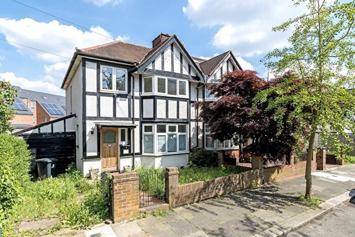 3 Bedroom Property For Sale In Kathleen Avenue, Acton, W3