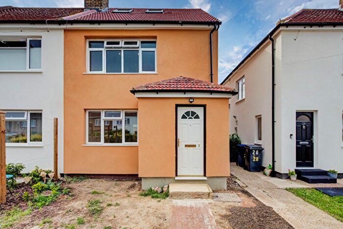 3 Bedroom End Of Terrace House To Rent In Fryent Grove, London, NW9