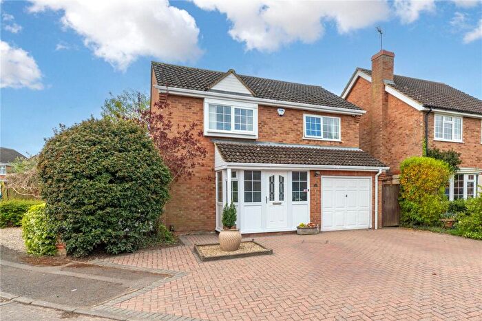 3 Bedroom Detached House For Sale In Eliot Close, Newport Pagnell, Buckinghamshire, MK16
