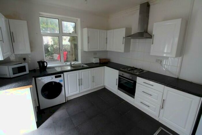 5 Bedroom Terraced House To Rent In Llandough Street Cardiff, CF24