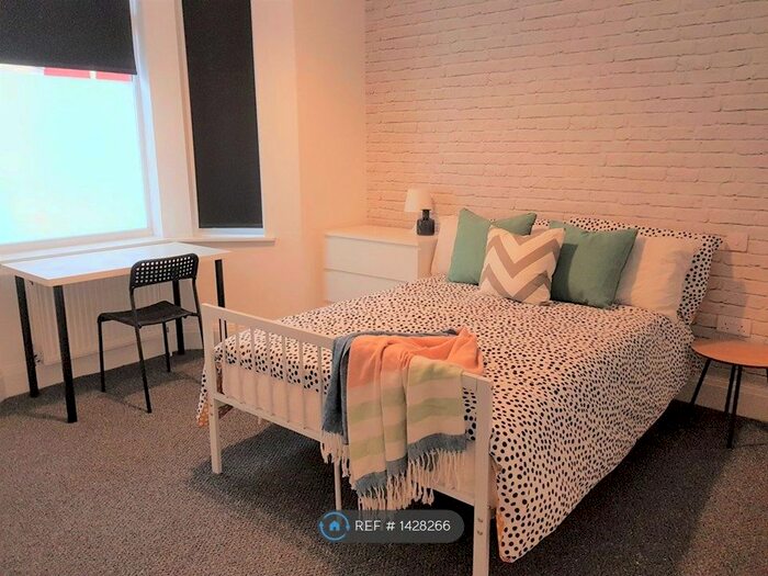 6 Bedroom Terraced House To Rent In Esher Road, Liverpool, L6