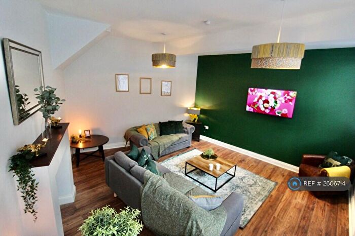 3 Bedroom Terraced House To Rent In Commerce Square, Nottingham, NG1