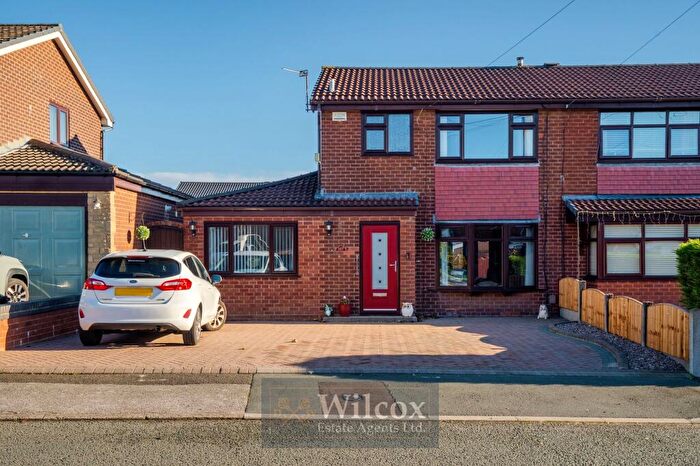 4 Bedroom Semi-Detached House For Sale In Somerton Road, Bolton, BL2