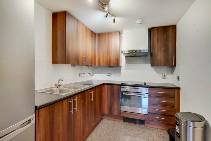 2 Bedroom Flat To Rent In St Pancras Way, Camden, London, NW1