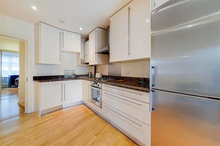 3 Bedroom Property To Rent In Torrington Park, London, N12