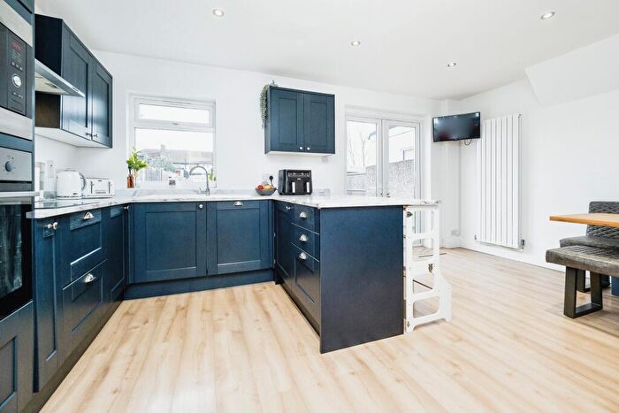 3 Bedroom Terraced House For Sale In Carnforth Gardens, Hornchurch, RM12