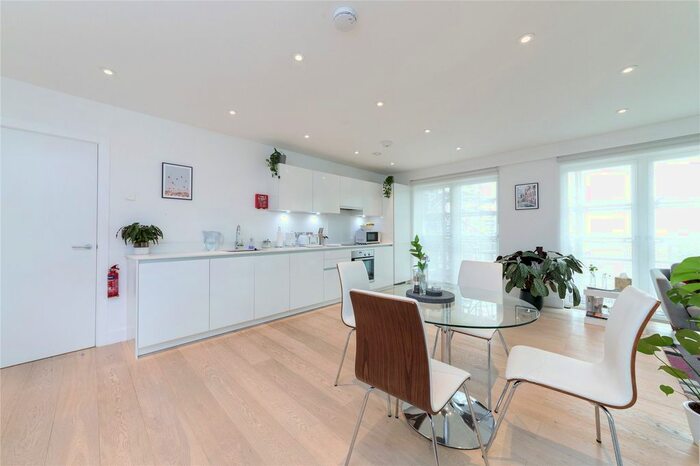 1 Bedroom Flat To Rent In Cube Building, - Wenlock Road, N1
