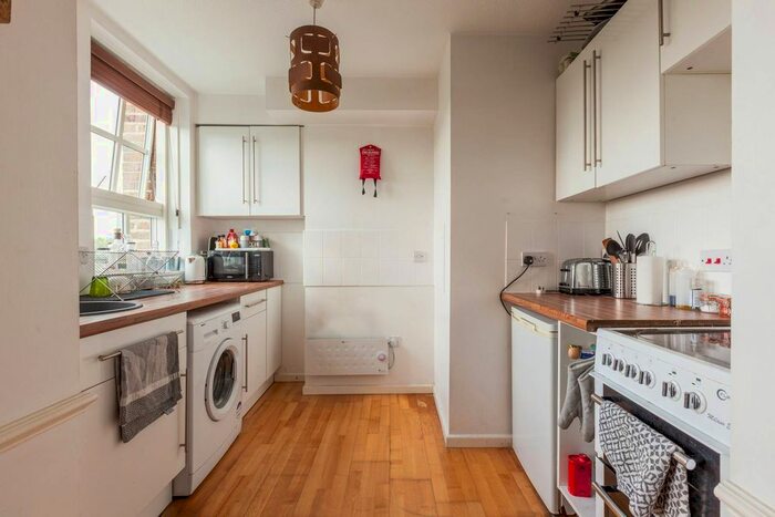 1 Bedroom Flat To Rent In Wilmot Street, Bethnal Green, London, E2