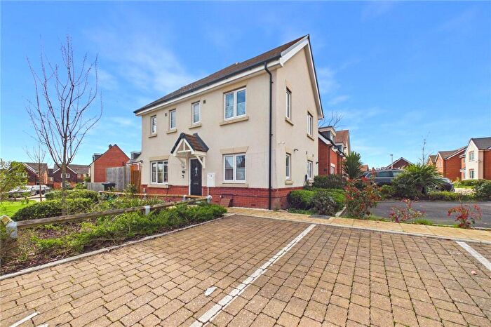 3 Bedroom Semi Detached House To Rent In Garrett Drive, Shinfield, Reading, Berkshire, RG2