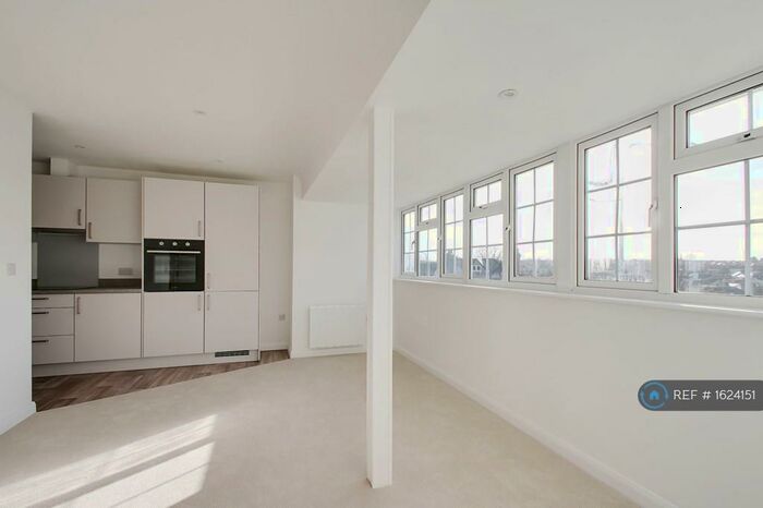1 Bedroom Flat To Rent In Parrock Road, Gravesend, DA12